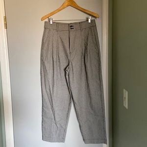 On trend Madewell houndstooth pants. Size 10.